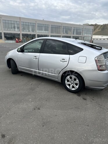 Toyota Prius-12