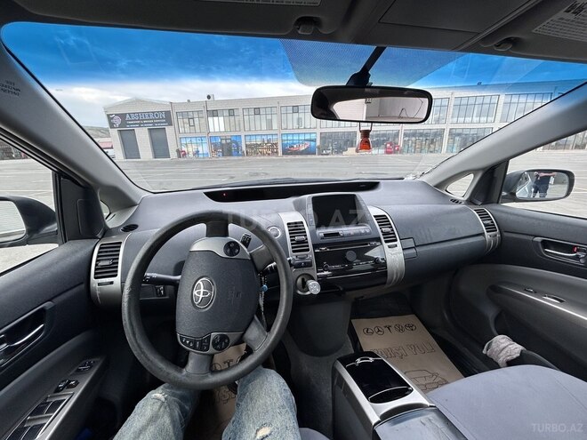 Toyota Prius-3