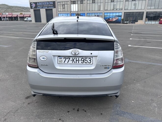 Toyota Prius-8