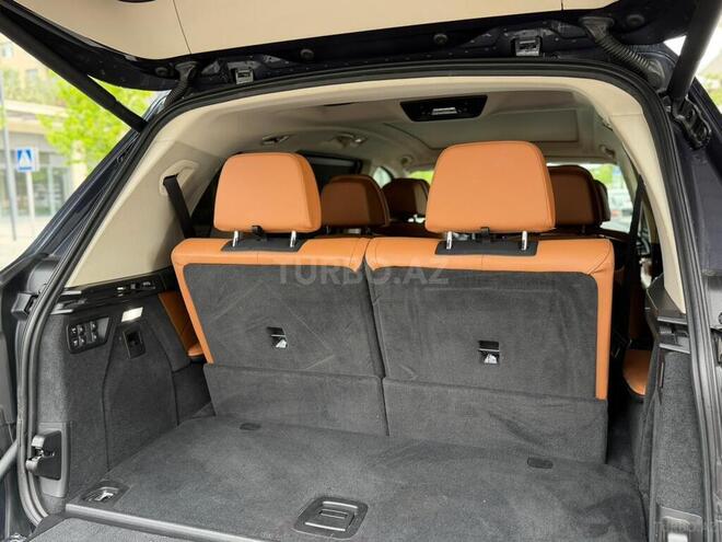 BMW X7-21