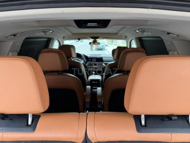 BMW X7-19
