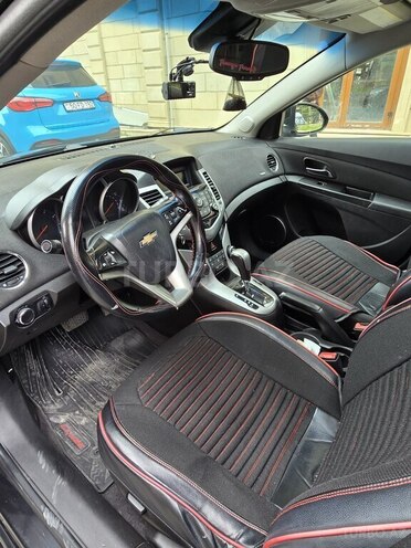 Chevrolet Cruze-9