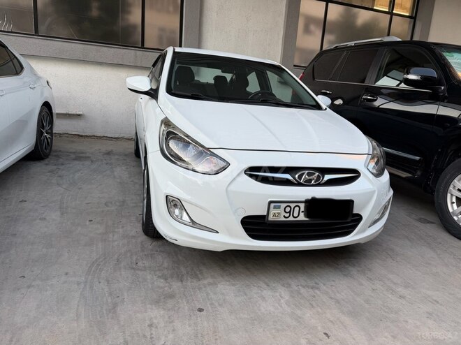 Hyundai Accent-2