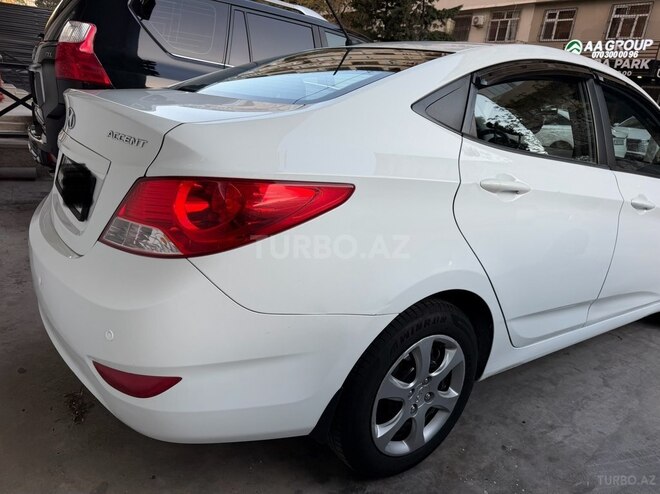 Hyundai Accent-3