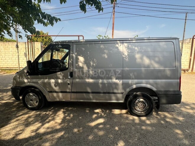 Ford Transit-3