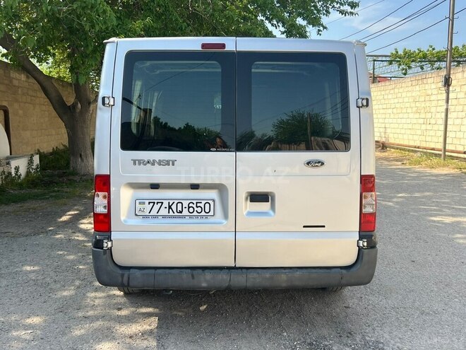 Ford Transit-2