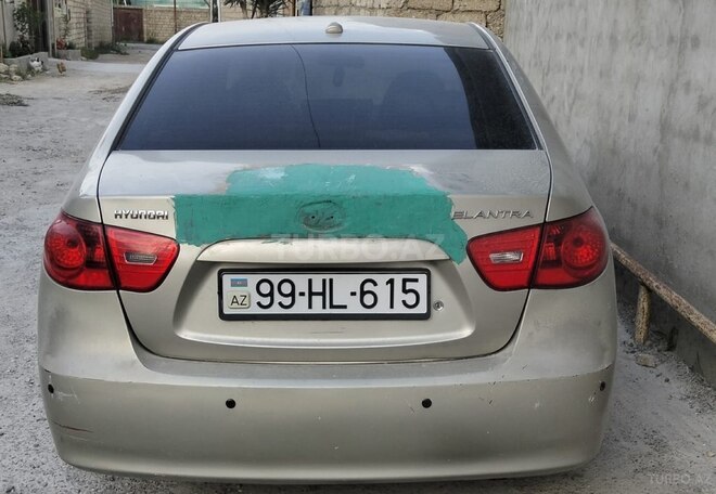 Hyundai Elantra-12