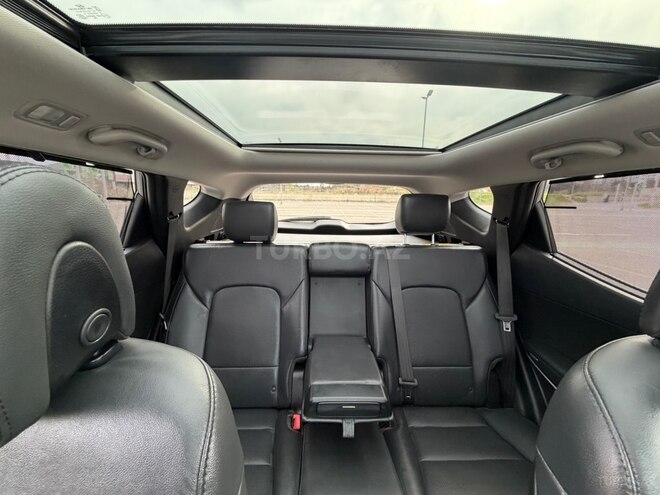 Hyundai Santa Fe-15