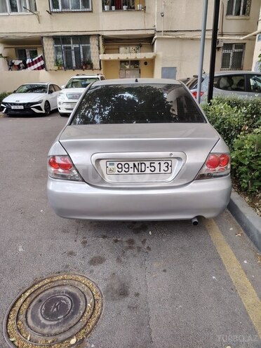 Mitsubishi Lancer-4
