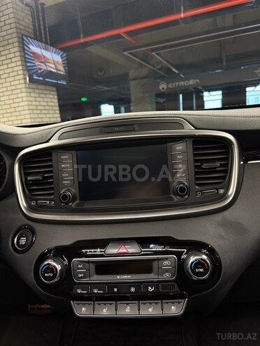 Kia Sorento-18