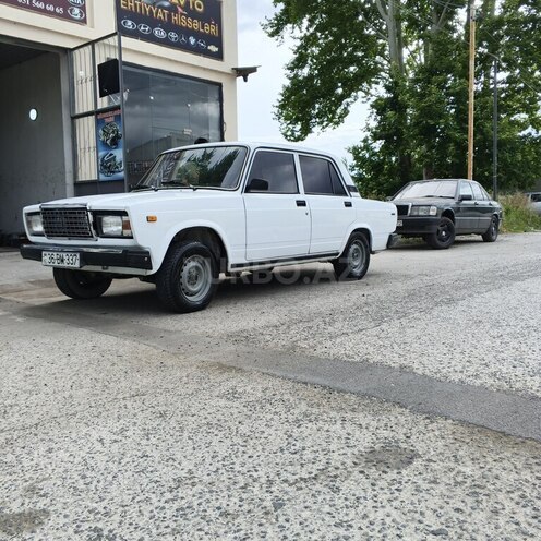 LADA (VAZ) 2107-2