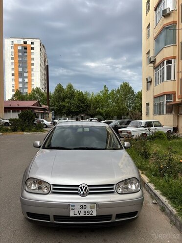Volkswagen Golf-1