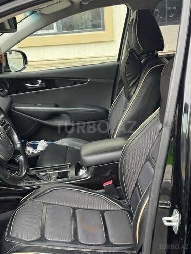 Kia Sorento-12