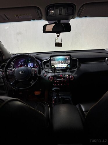 Kia Sorento-18