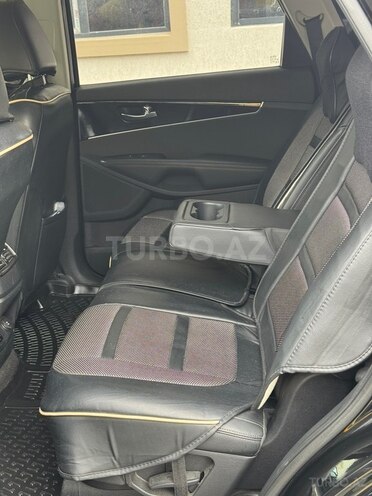 Kia Sorento-11