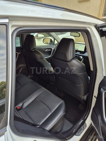 Toyota RAV4-6