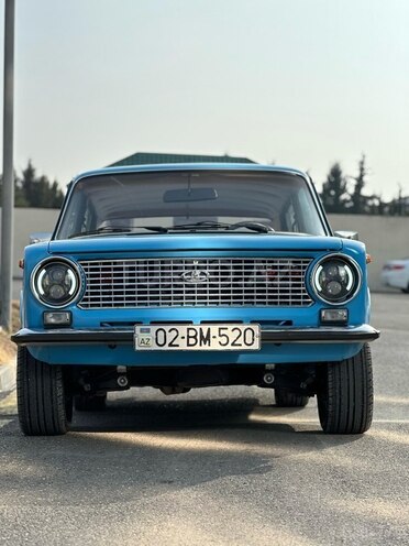 LADA (VAZ) 21011-1