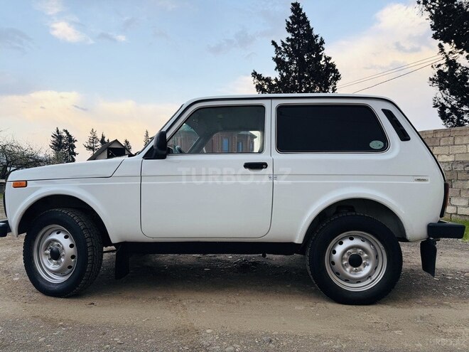 LADA (VAZ) Niva-8