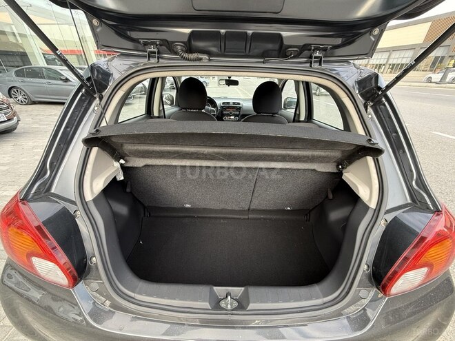 Mitsubishi Mirage-8
