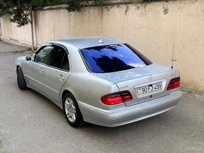 Mercedes E 220-5