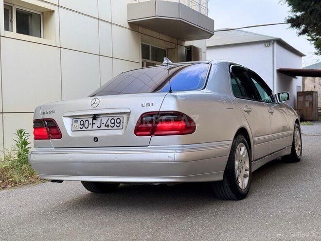 Mercedes E 220-8