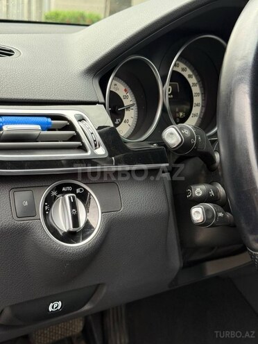 Mercedes E 250 4MATIC-10