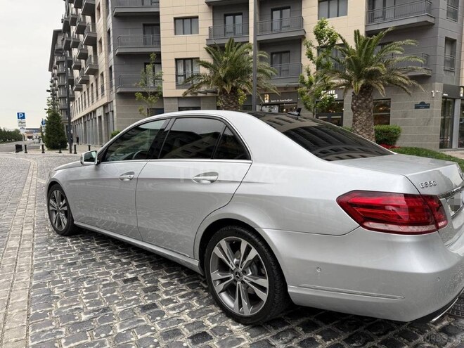 Mercedes E 250 4MATIC-4
