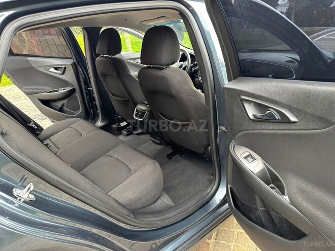 Chevrolet Malibu-13
