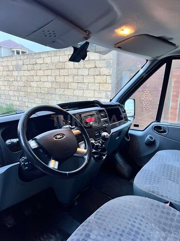 Ford Transit-3