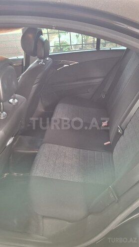 Mercedes E 300-11