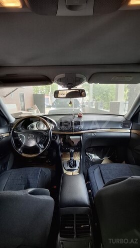 Mercedes E 300-21