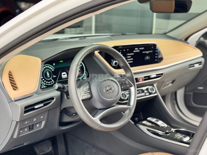 Hyundai Sonata-18