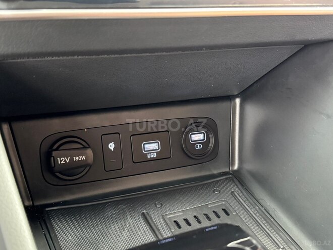 Hyundai Sonata-33