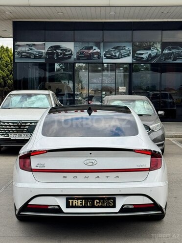 Hyundai Sonata-12
