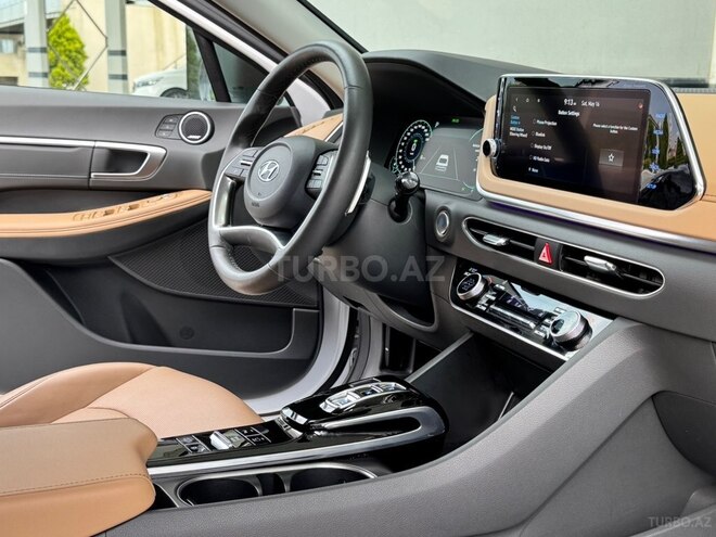 Hyundai Sonata-22