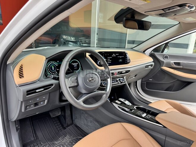 Hyundai Sonata-17