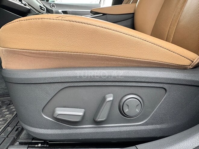 Hyundai Sonata-34