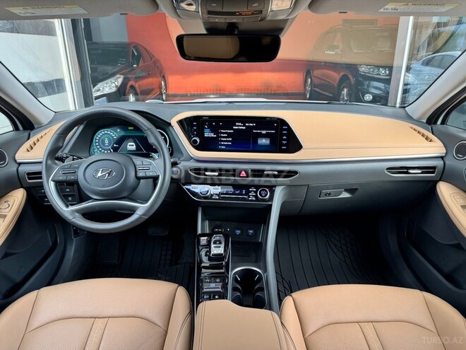 Hyundai Sonata-24