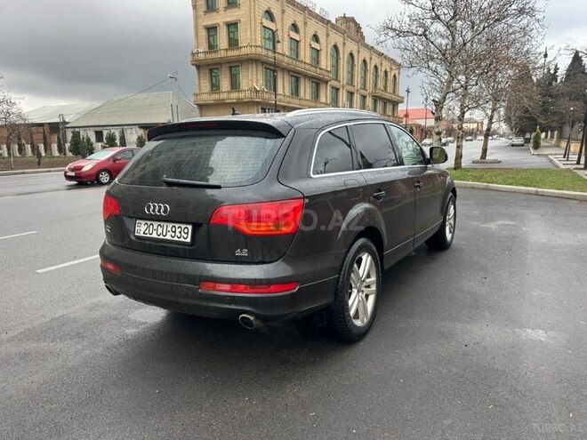 Audi Q7-2