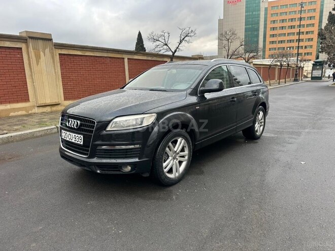 Audi Q7-6