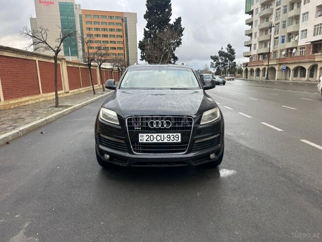 Audi Q7-4