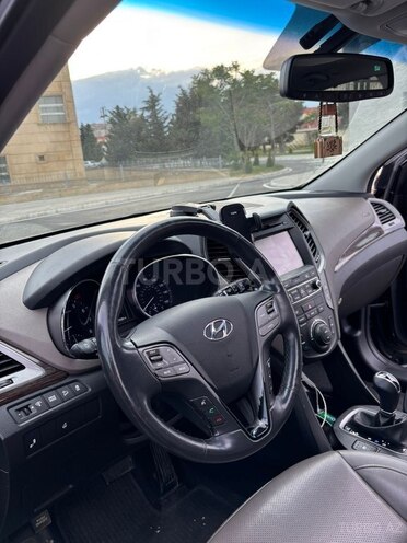 Hyundai Santa Fe-5