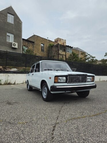LADA (VAZ) 2107-2