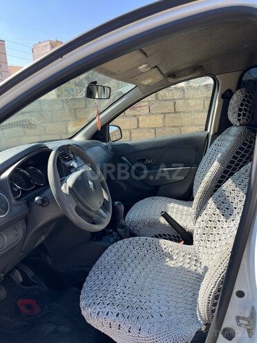 Renault Logan-7