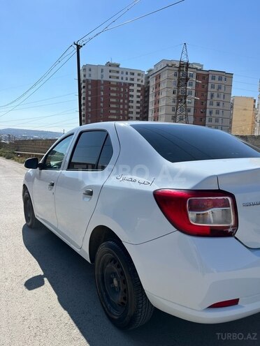Renault Logan-3