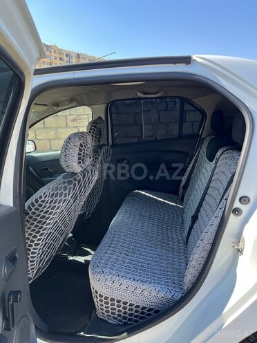 Renault Logan-8