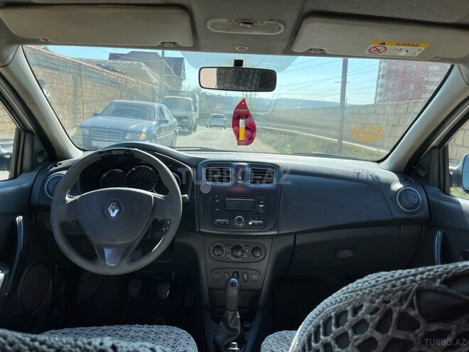 Renault Logan-9