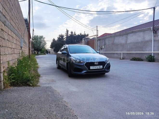 Hyundai Accent-2