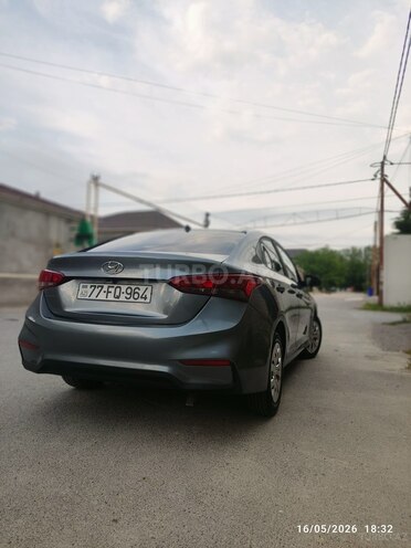 Hyundai Accent-11