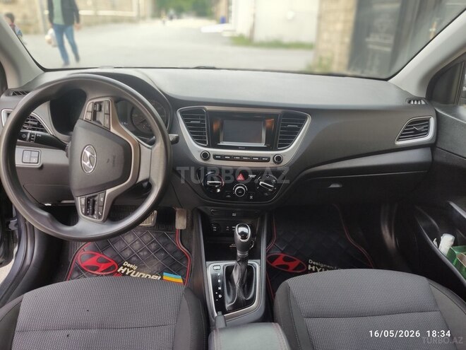 Hyundai Accent-6